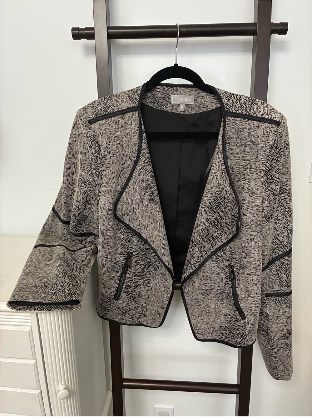 Laura Grey snakeskin Open-Front Blazer jacket with Black Trim. Size 16